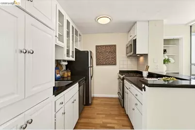 250 Whitmore St #304, Oakland, CA 94611 - Photo 28