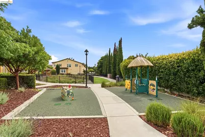 104 Serra Way, San Pablo, CA 94806 - Photo 26