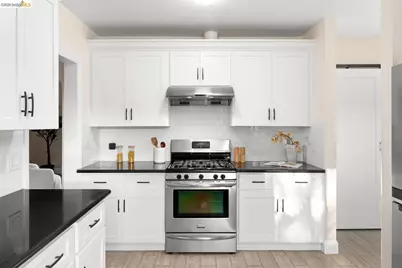 409 Pershing Dr, San Leandro, CA 94577 - Photo 22