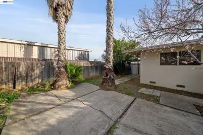 1384 Berry Ln, Brentwood, CA 94513 - Photo 30