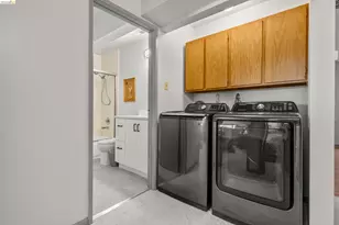 1050 Kains Ave, Albany, CA 94706 - Photo 14