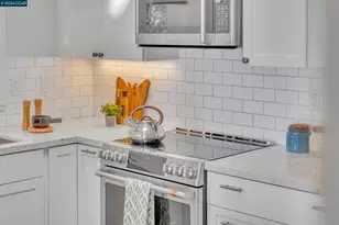 2633 Chelsea Dr, Oakland, CA 94611 - Photo 46