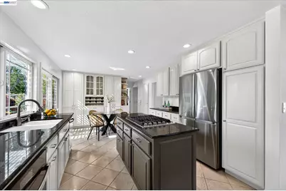 7326 Hillsdale Dr, Pleasanton, CA 94588 - Photo 14