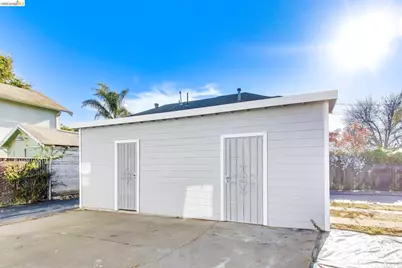 1978 Rosedale Ave, Oakland, CA 94601 - Photo 30