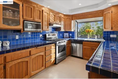 22111 Prospect St, Hayward, CA 94541 - Photo 28