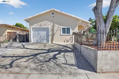 320 Monmouth Dr, Milpitas, CA 95035 - Photo 2