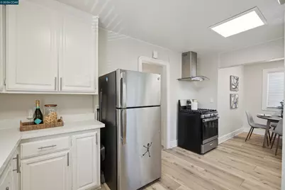 7700 Garfield Ave., Oakland, CA 94605 - Photo 10