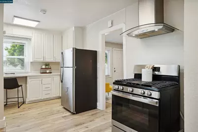 7700 Garfield Ave., Oakland, CA 94605 - Photo 6