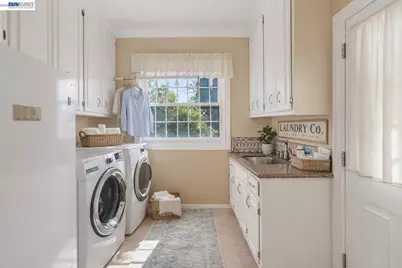 339 Hobart Ave, San Mateo, CA 94402 - Photo 16