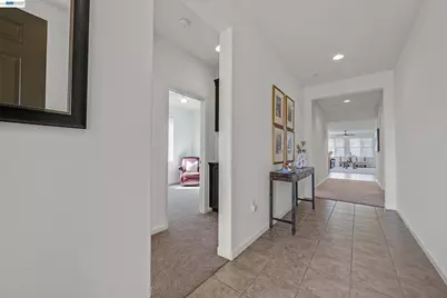 8219 Brookhaven Cir, Discovery Bay, CA 94505 - Photo 4