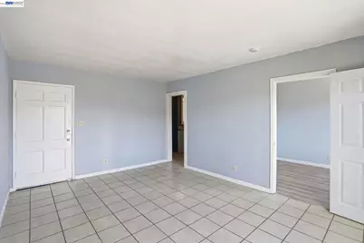 2740 73rd Ave, Oakland, CA 94605 - Photo 4
