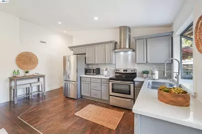 232 Race St, San Jose, CA 95126 - Photo 8