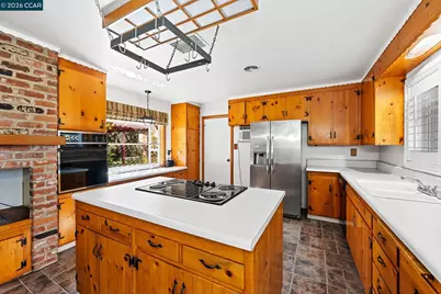 1174 Saint Francis Dr, Concord, CA 94518 - Photo 24