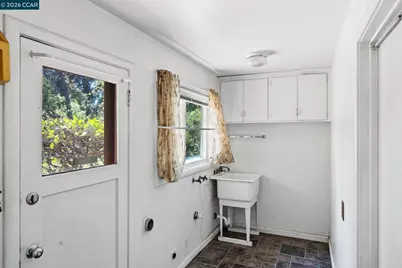 1174 Saint Francis Dr, Concord, CA 94518 - Photo 36