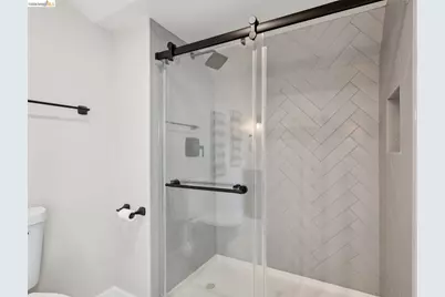 6300 Shattuck Ave #1, Oakland, CA 94609 - Photo 26