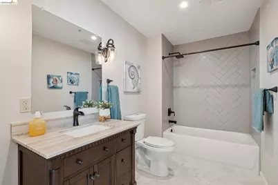 6300 Shattuck Ave #1, Oakland, CA 94609 - Photo 30