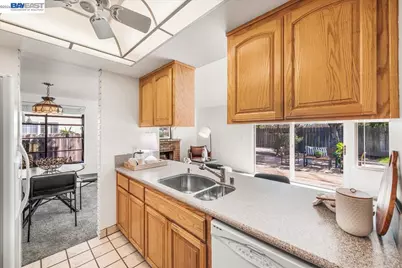 3647 Ashwood Dr, Pleasanton, CA 94588 - Photo 12