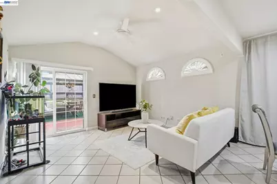 3020 San Andreas Dr, Union City, CA 94587 - Photo 6