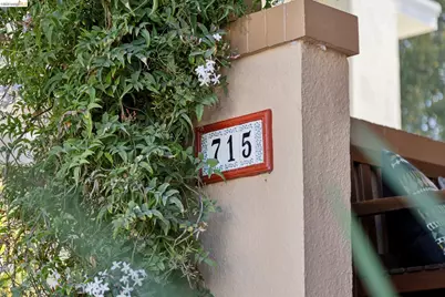 715 Hillgirt Cir, Oakland, CA 94610 - Photo 38