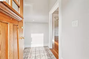 836 20th St, Oakland, CA 94607 - Photo 2