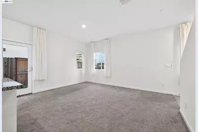 7000 Santa Venetia Pl, Roseville, CA 95747 - Photo 30