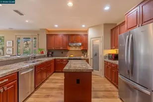 9028 Tee Box Ct, Patterson, CA 95363 - Photo 8
