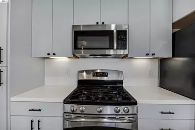 6466 Hollis St #182, Emeryville, CA 94608 - Photo 12