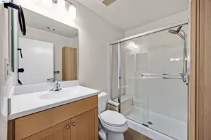 6466 Hollis St, Emeryville, CA 94608 - Photo 24