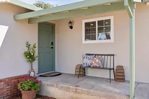 3994 Newcastle Rd, Concord, CA 94519 - Photo 4