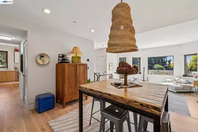 2588 Scout Rd, Oakland, CA 94611 - Photo 16