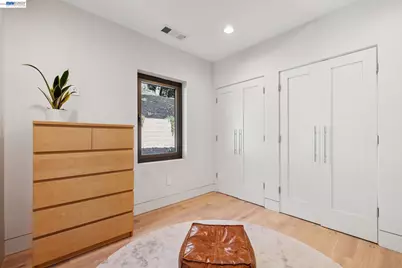 2588 Scout Rd, Oakland, CA 94611 - Photo 48