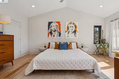 2588 Scout Rd, Oakland, CA 94611 - Photo 42