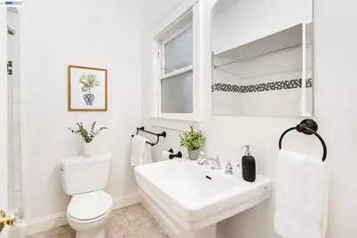 3746 Park Boulevard Way #B, Oakland, CA 94610 - Photo 24