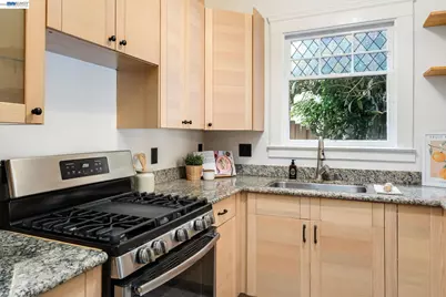 3746 Park Boulevard Way #B, Oakland, CA 94610 - Photo 20