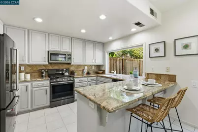 95 Seagull Dr, Richmond, CA 94804 - Photo 16