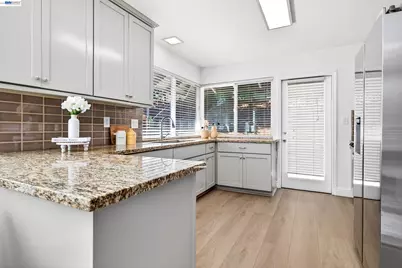 5170 Saddle Brook Dr, Oakland, CA 94619 - Photo 6