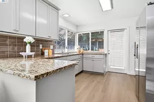 5170 Saddle Brook Dr, Oakland, CA 94619 - Photo 6