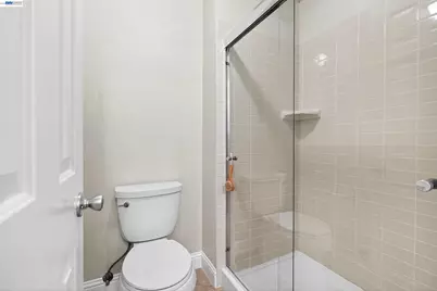 5170 Saddle Brook Dr, Oakland, CA 94619 - Photo 20