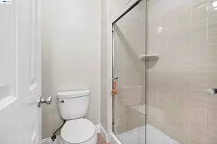 5170 Saddle Brook Dr, Oakland, CA 94619 - Photo 20