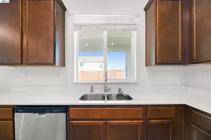 9620 Mason Trails Rd, Roseville, CA 95747 - Photo 6