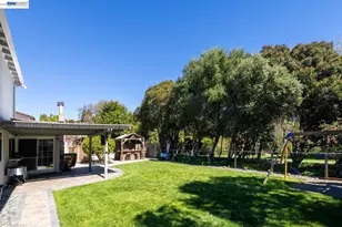 8107 Peppertree, Dublin, CA 94568 - Photo 24