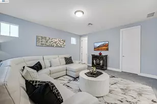 7228 Carneros Ln, Dublin, CA 94568 - Photo 6