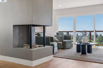 5969 Rincon Dr, Oakland, CA 94611 - Photo 4