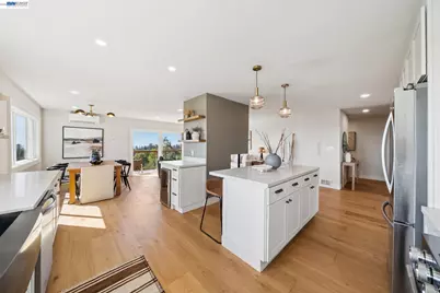 5969 Rincon Dr, Oakland, CA 94611 - Photo 12