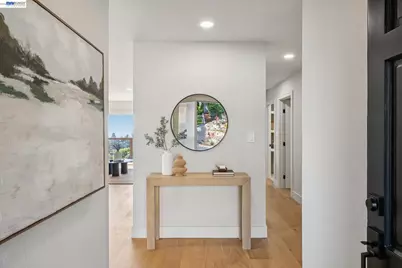 5969 Rincon Dr, Oakland, CA 94611 - Photo 2