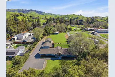 1450 Finley Rd, Pleasanton, CA 94588 - Photo 54