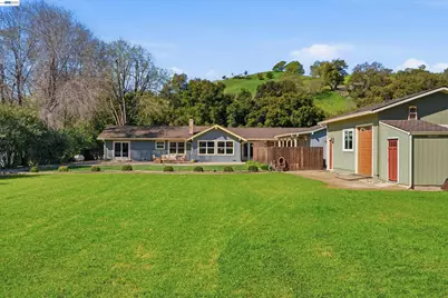 1450 Finley Rd, Pleasanton, CA 94588 - Photo 24