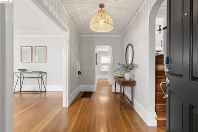 1019 Trestle Glen Rd, Oakland, CA 94610 - Photo 4