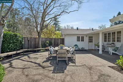 19 Eastwood Dr, Orinda, CA 94563 - Photo 38