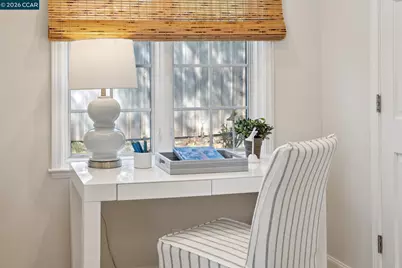 19 Eastwood Dr, Orinda, CA 94563 - Photo 28